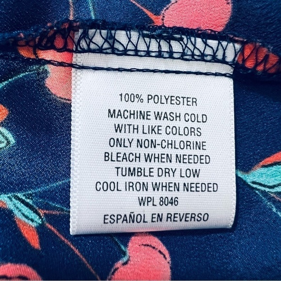 Maison Jules Sleeveless Women’s Cherry layered scalloped hem top Navy medium - Picture 11 of 12